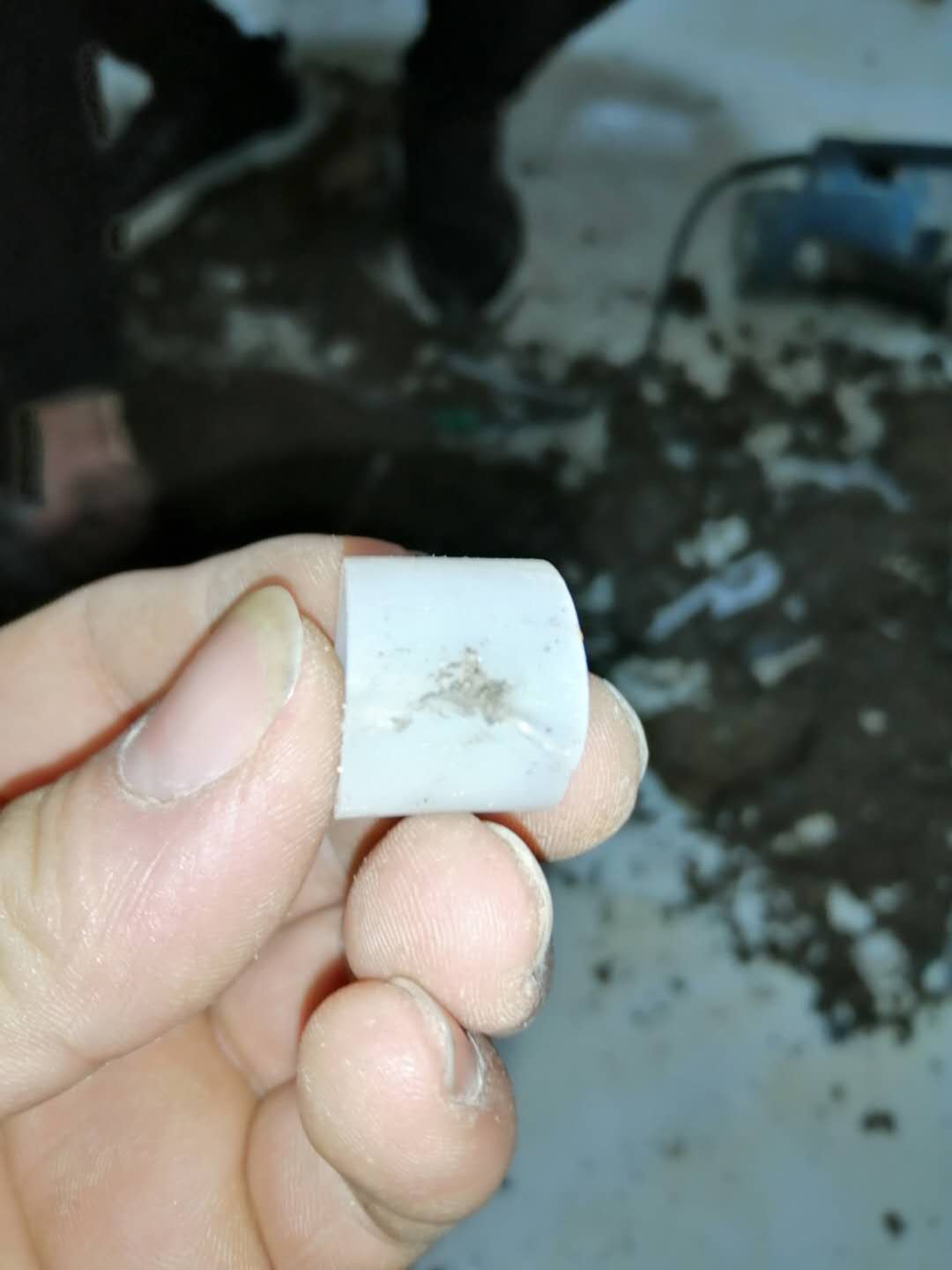 万载家里地暖漏水了怎么办？